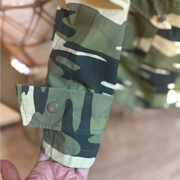 WOMENS CROWN & IVY HOODED GREEN TREE CAMOUFLAGE RAIN JACKET ANORAK COAT SZ MED - Picture 6 of 11